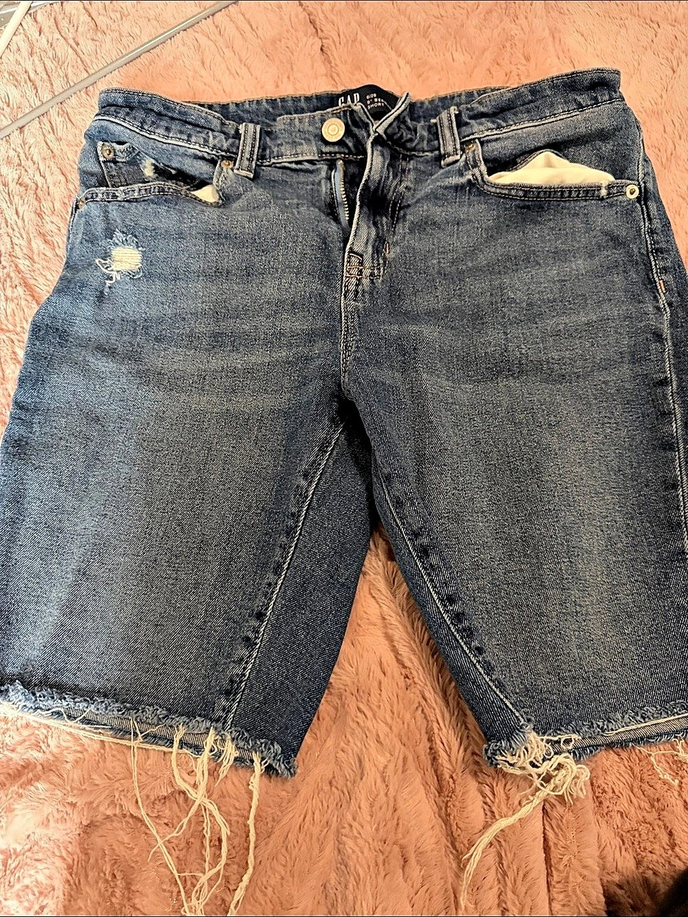 NWOT. Gap 9" Bermuda Short Denim Bermuda Shorts Waist 28